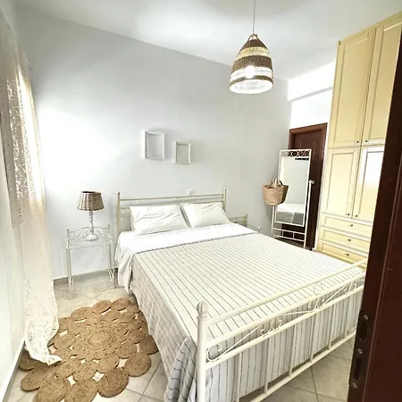 Aforastypalaia, Veranda House